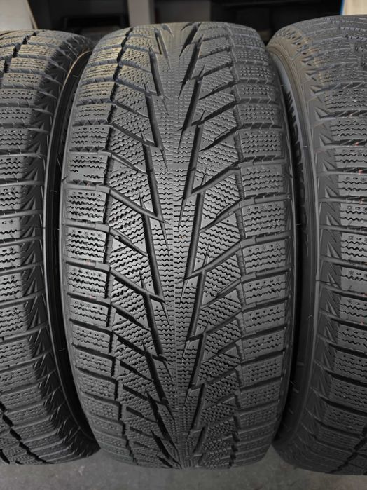 R18 245 45 шини зимові 24р Hankook Winter I*Cept Корея