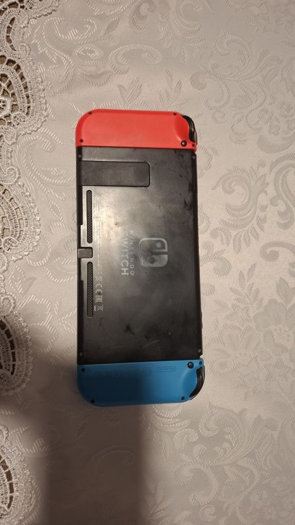Nintendo switch v1 + akcesoria + 2 gry