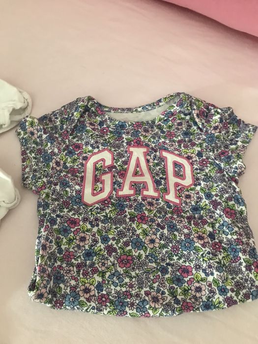 Bodys de bebe desce 12 meses até aos 18 meses em estado novo