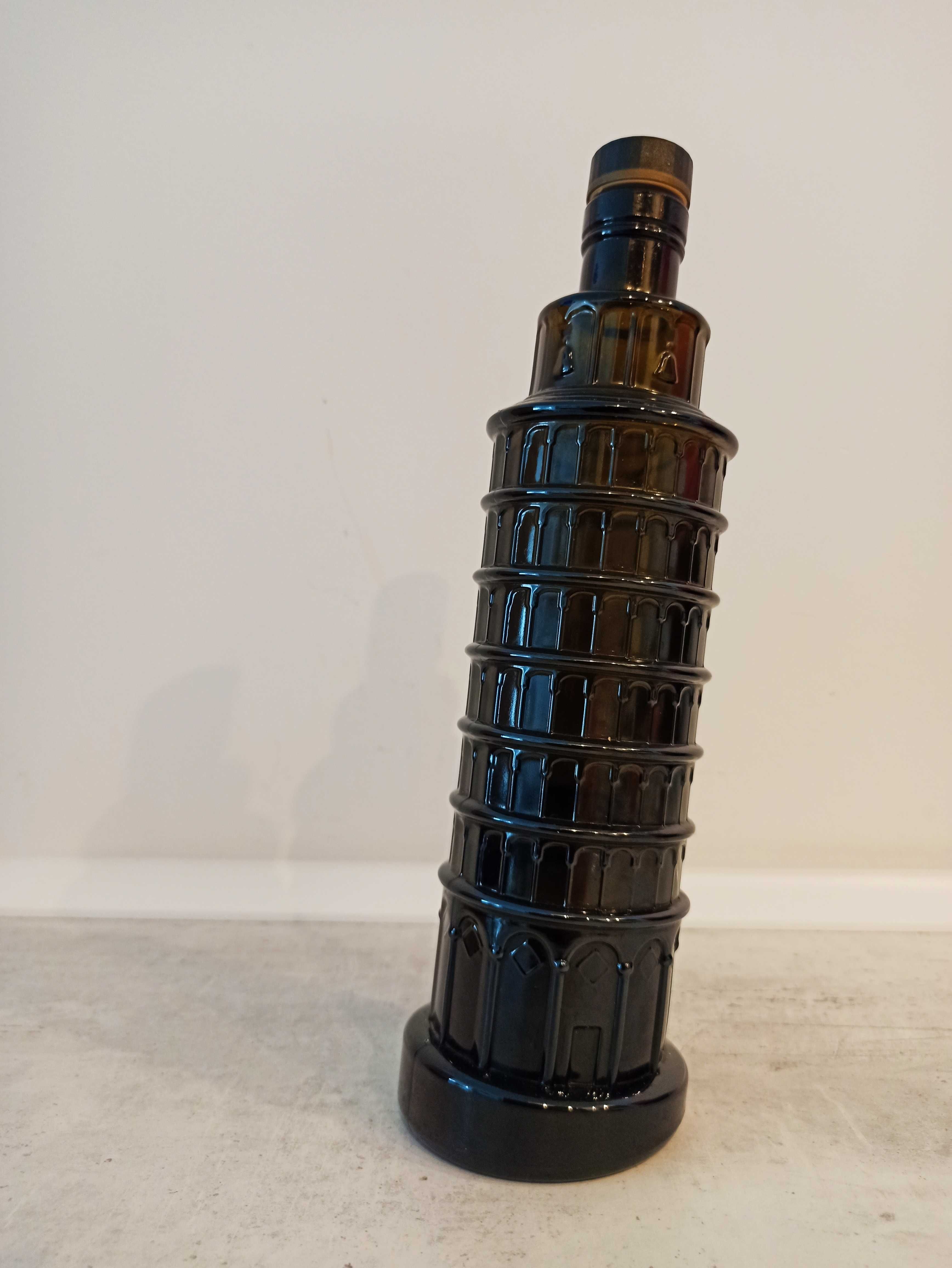 Butelka na oliwe w kształcie krzywej wieży