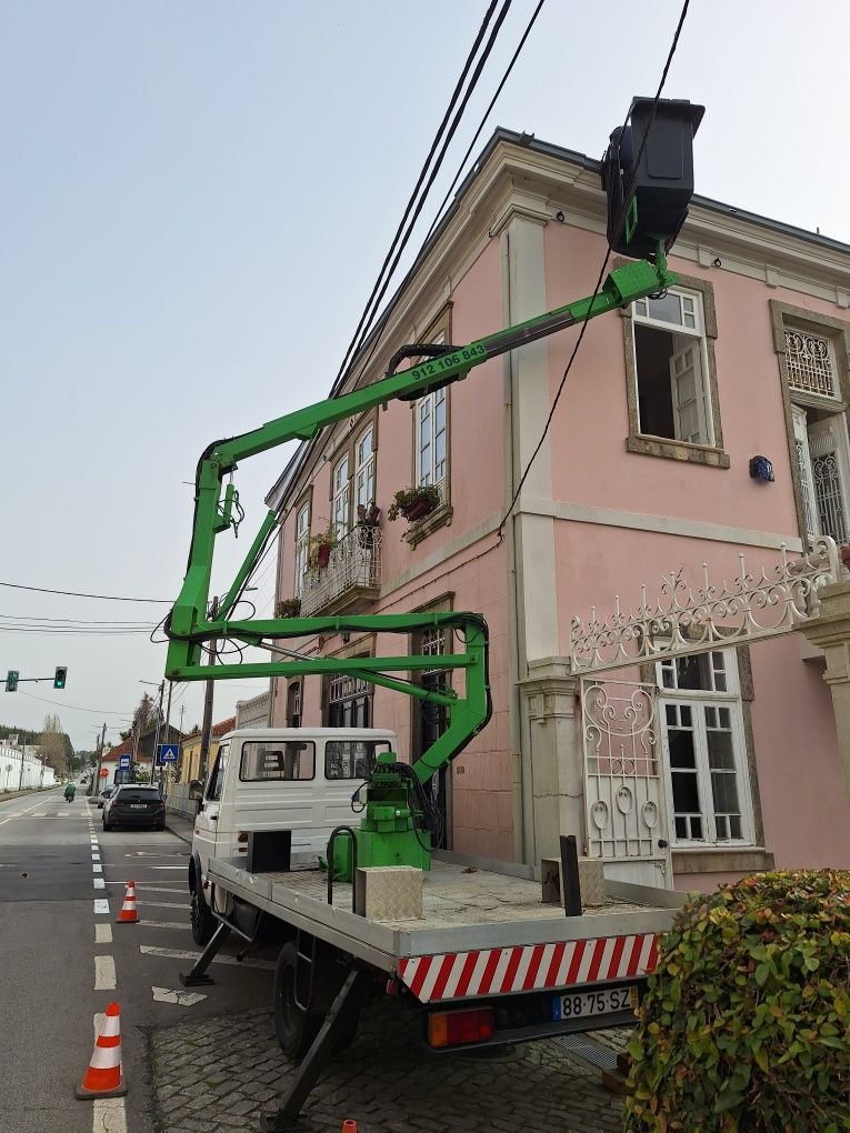 Aluguer de Barquinha - Viatura com plataforma elevatória 13 metros