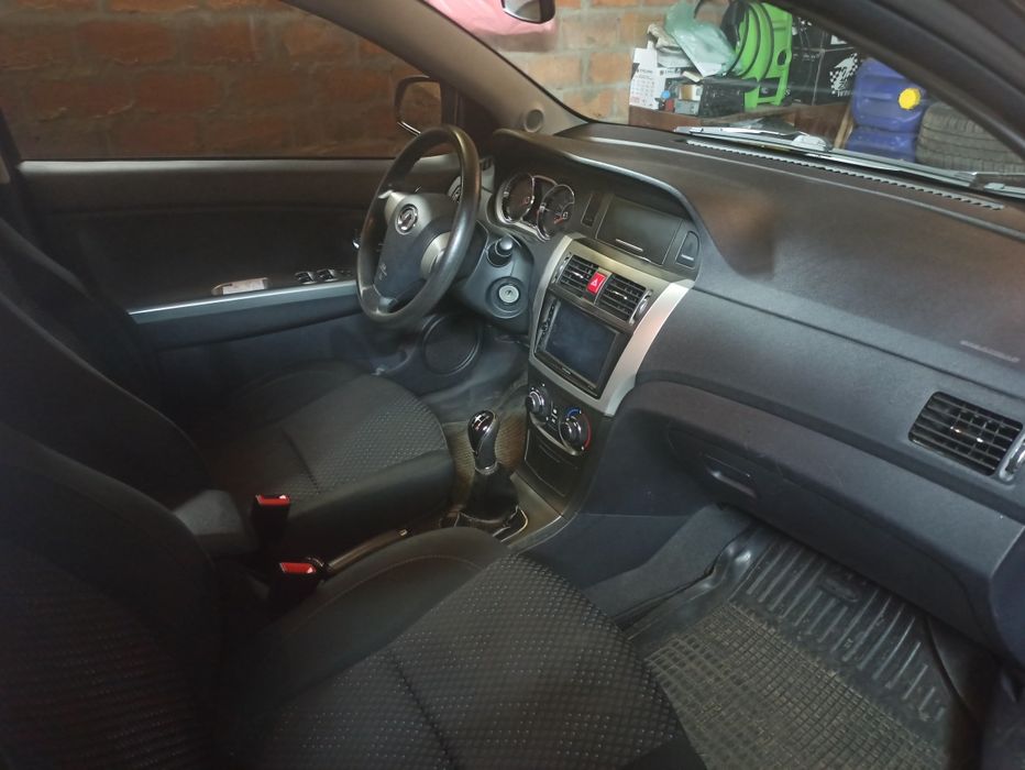 Хороший і надійний автомобіль