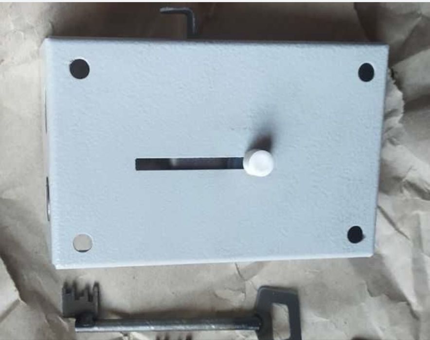 Продам замок Желтые воды в отличном состоянии