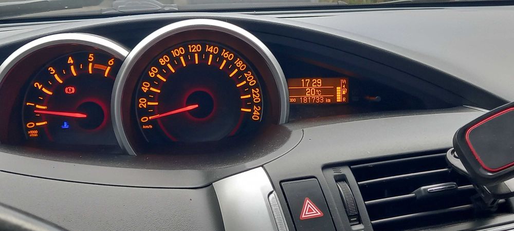 Тойота версо 2011р.