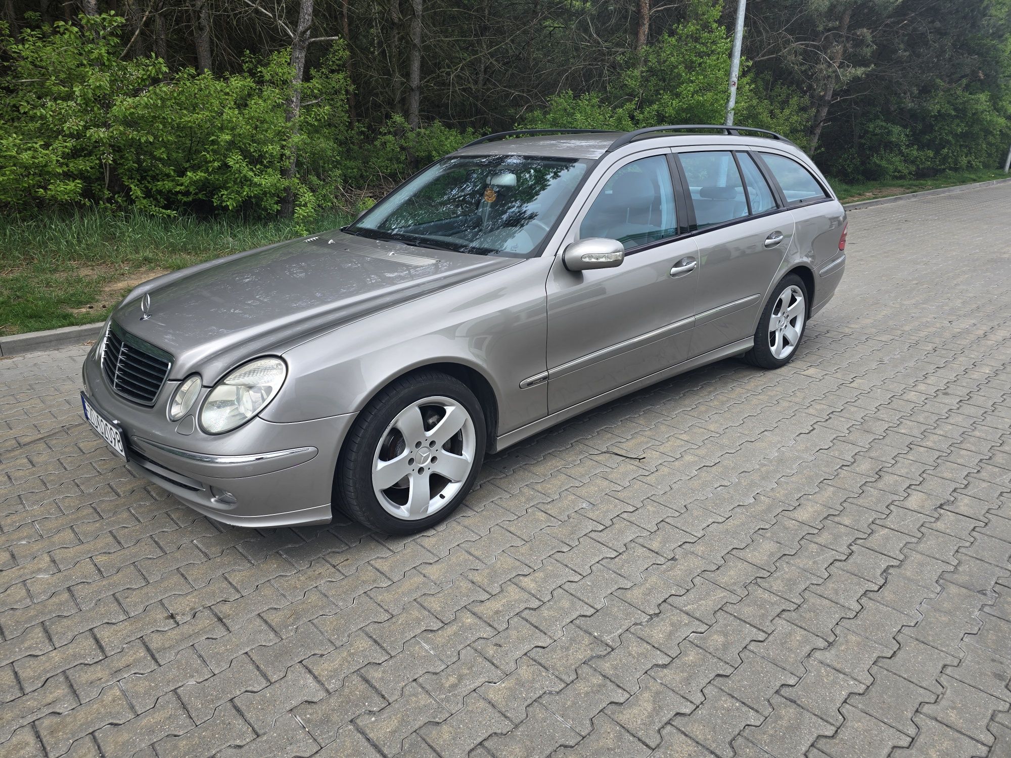 Mercedes Benz E320 CDI W211
