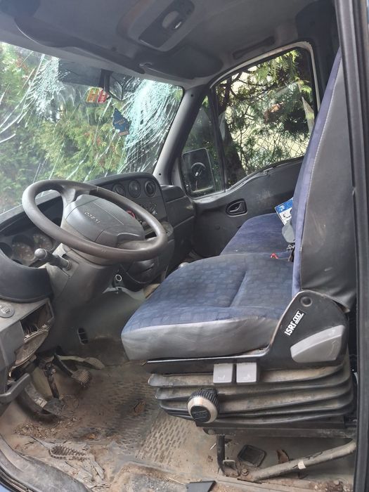 Iveco wywrotka kiper 2.8 CR  pali uszkodzony .