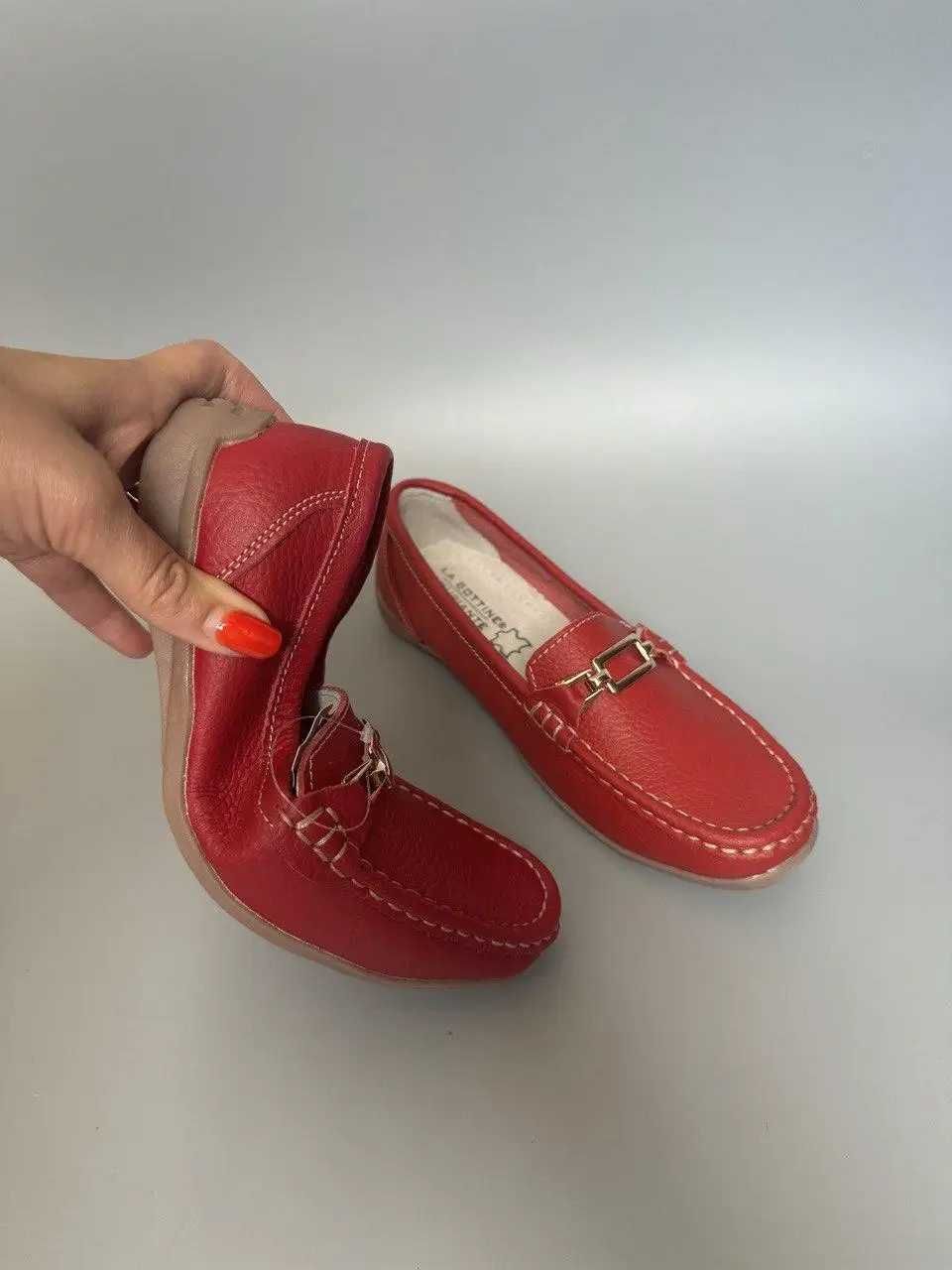 Женские кожаные мокасины красные bottine souriante