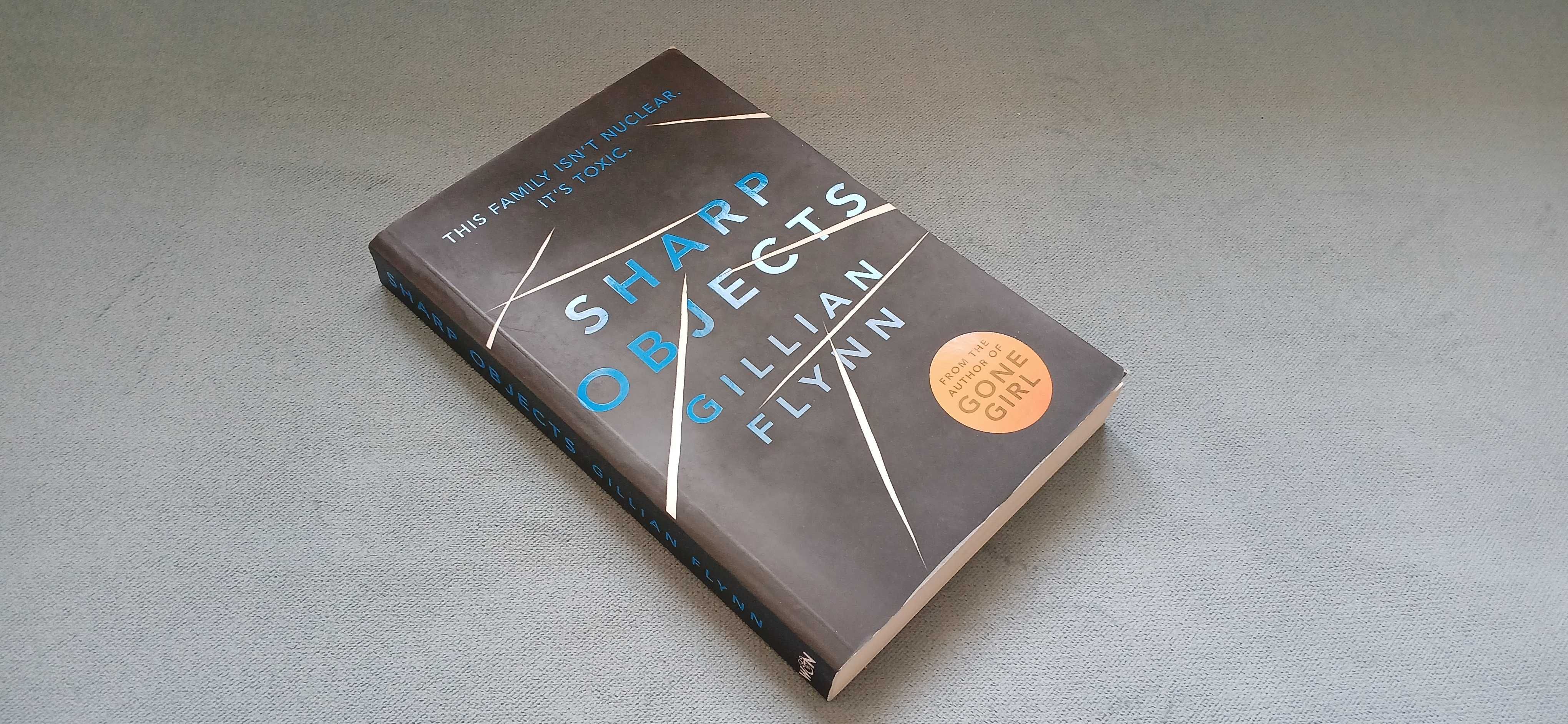 Sharp objects, Gillian Flynn, język angielski