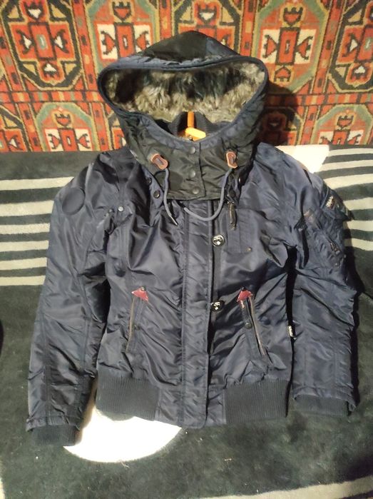 Продам женскую курточку, дублёнку.