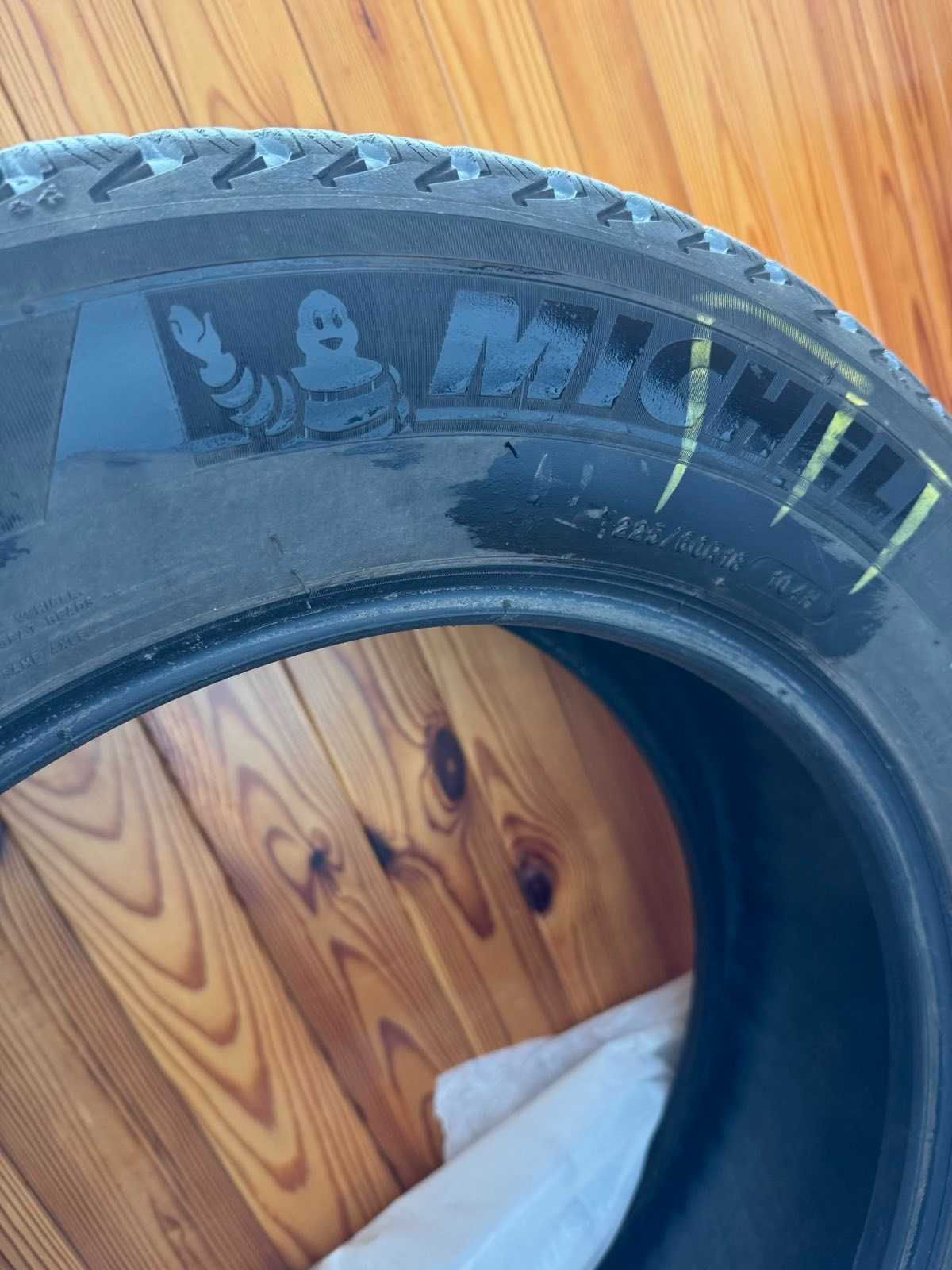 Зимова гума Michelin 225/60 R18 96H в гарному стані