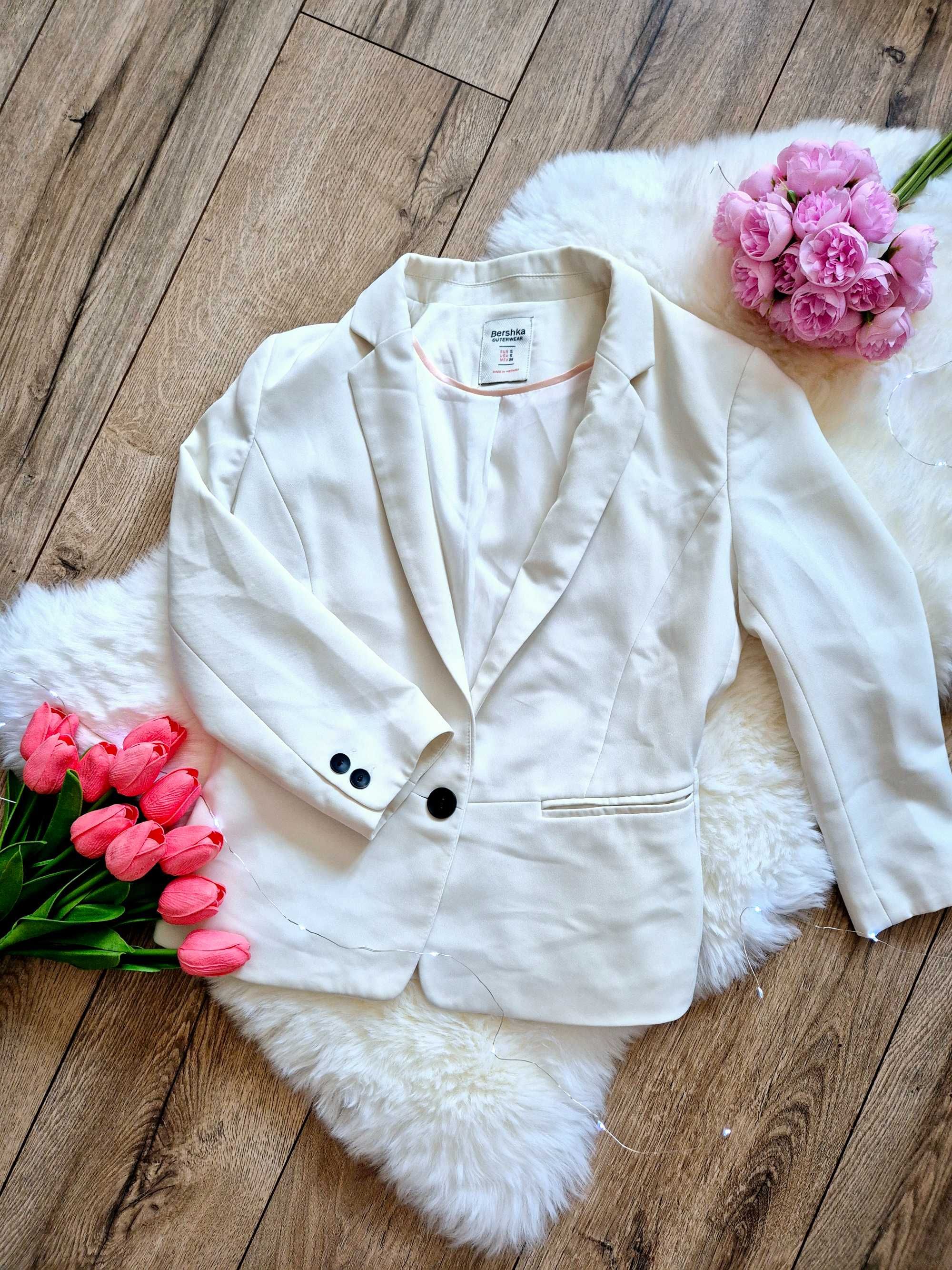 marynarka damska Bershka S 36 biała kremowa żakiet elegancki