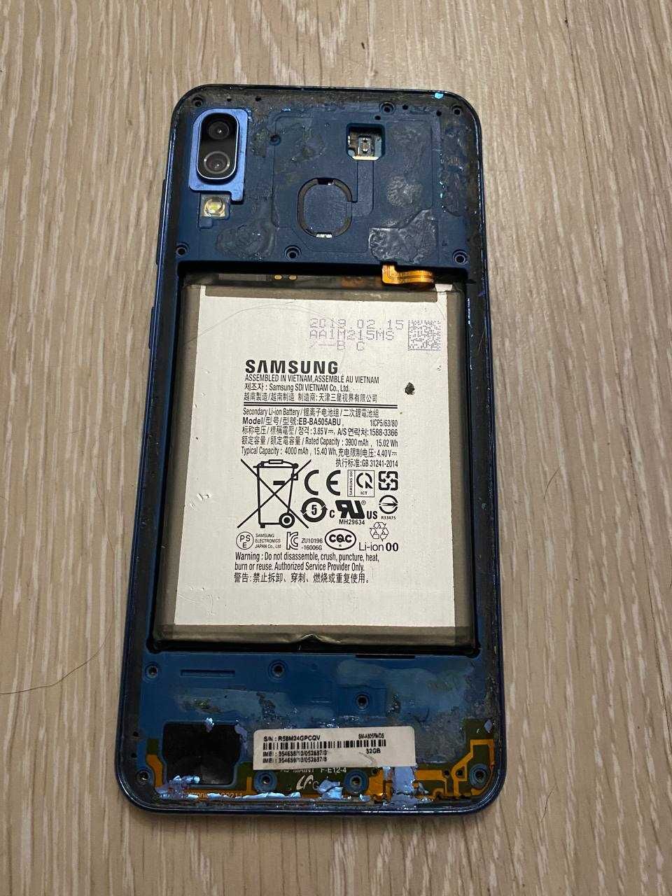 Телефон Samsung Galaxy A30 4/64Gb