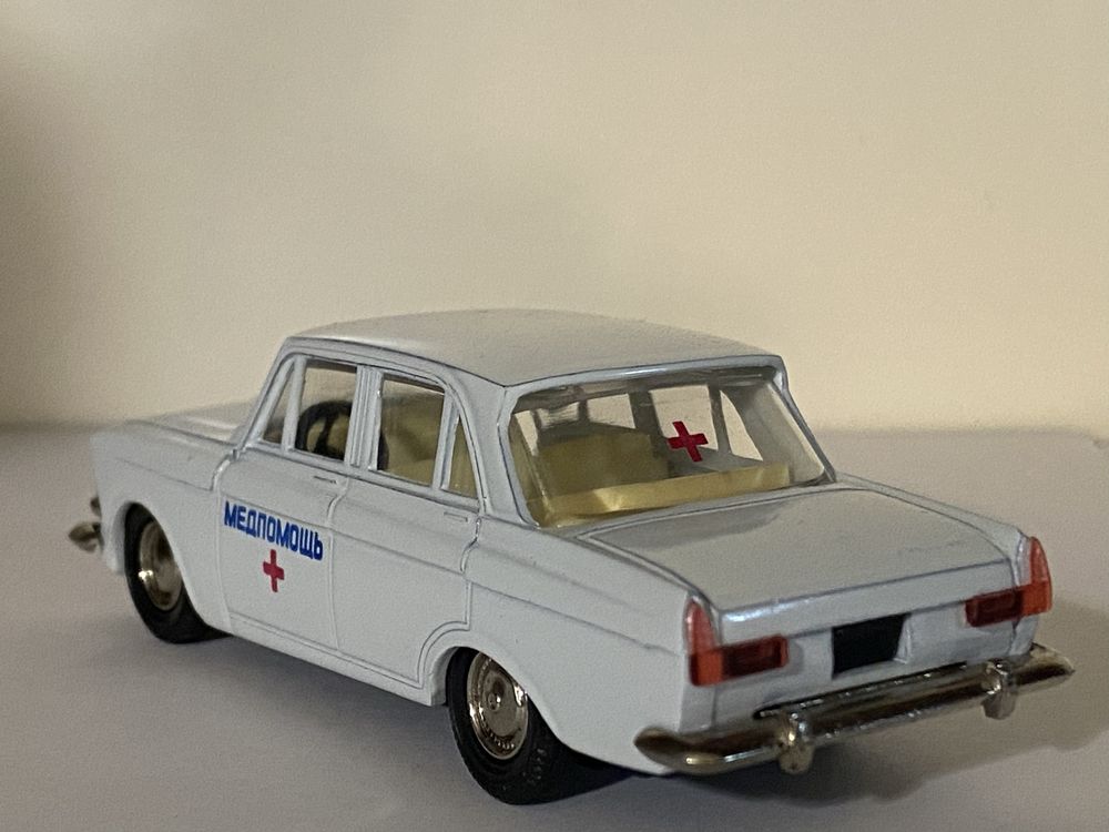 Модель 1:43 ссср Москвич 408 Медпомощь номерной А1