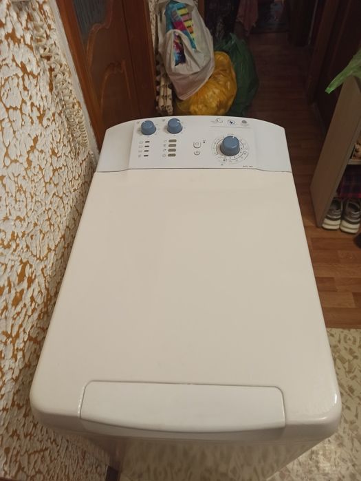 Hotpoint Ariston 5кг. и 1000об. Италия.