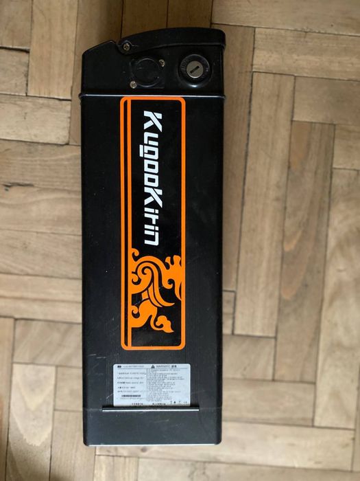 Елетро скутер з шоломом