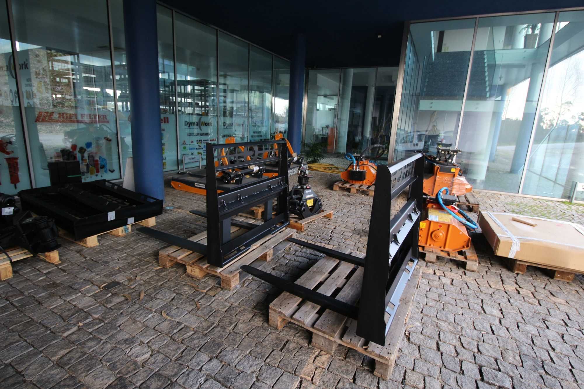 Saltitões placas vibratórias AMANN compactar Valas e aterros