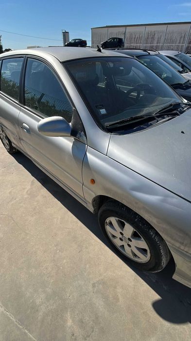 Kia Rio automóvel e Carrinha 2003 para Peças