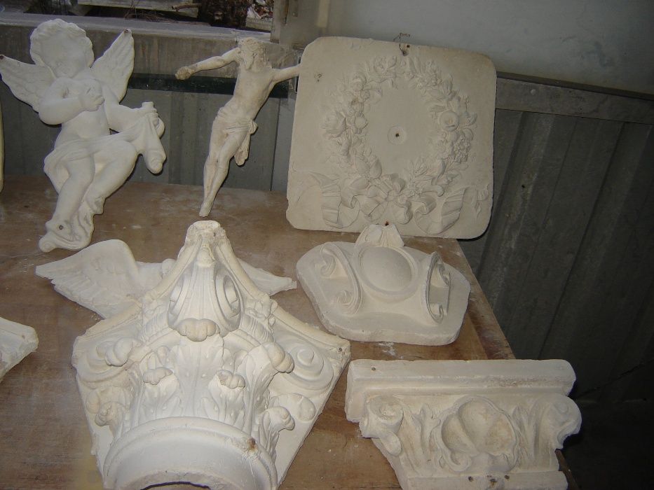 Moldes em gesso Imagem antigas: anjos capitéis figuras varias peças