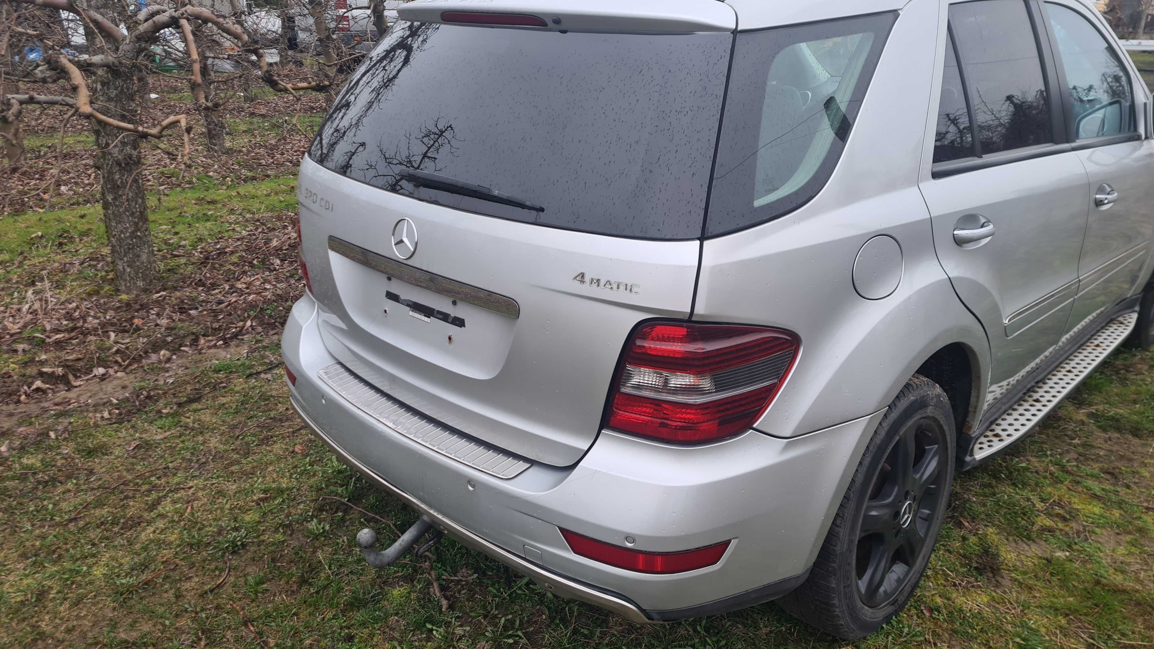 Drzwi kompletne zamek listwa 
 mercedes ML W 164