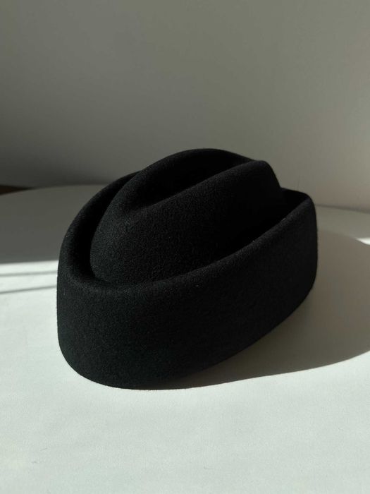 Жіночий фетровий капелюх пілотка з вовни AVIELLE чорний