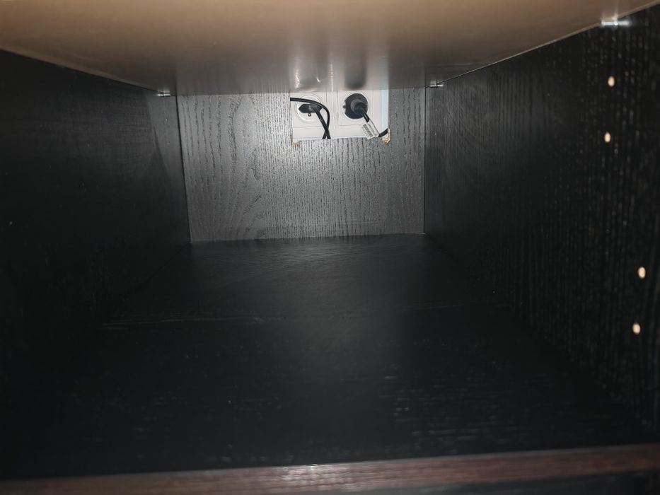 Czarne biurko Ikea MALM