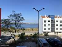 Vende-se Estúdio no Barreiro com vista para o rio