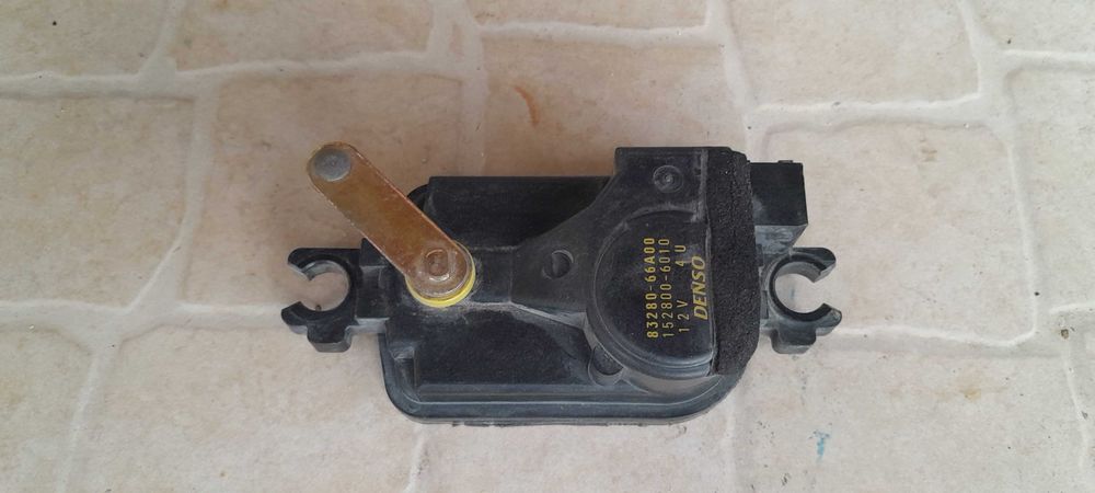 Vendo diverso material usado para Suzuki Vitara 1.9 Td JLX.