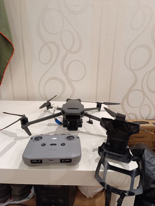 Мавік 3 усе нове.Навіть не літало,і не працювало.