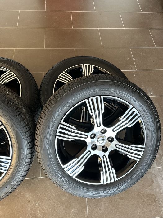 Koła zimowe 235/55R18 Nokian Volvo XC40 XC60