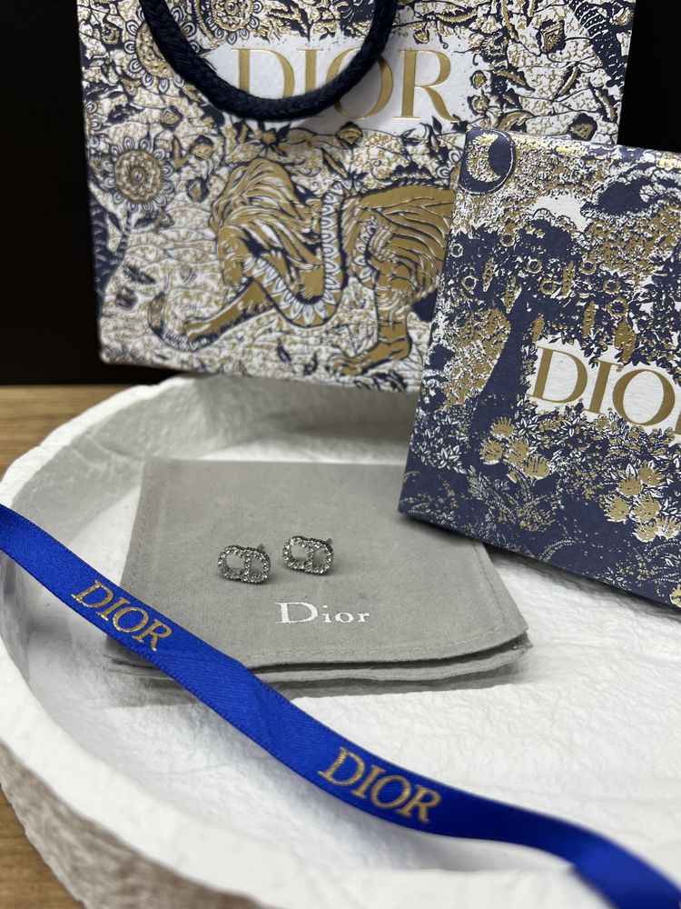 Kolczyki Dior (dior studs)
