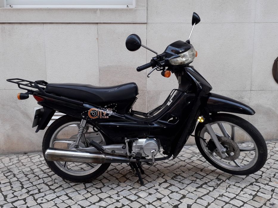 Mota 125 cm3 semi automática 4v(venda ou troca)