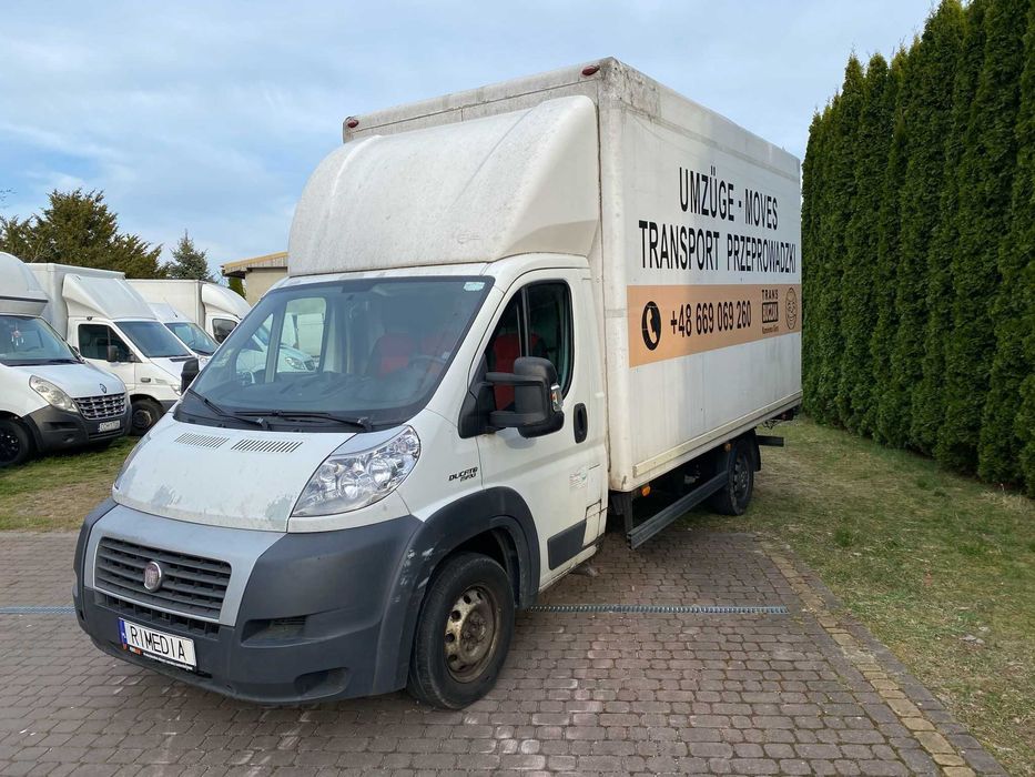 Wynajem samochodów dostawczych, busów, osobowych