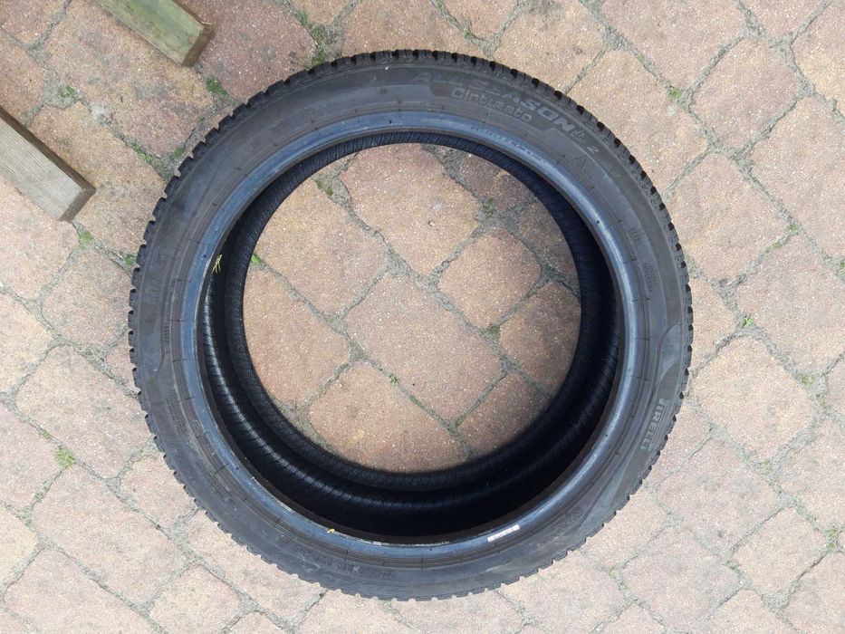 Opony całoroczne 225/40/19 93Y Pirelli All Season SF-2 Cinturato