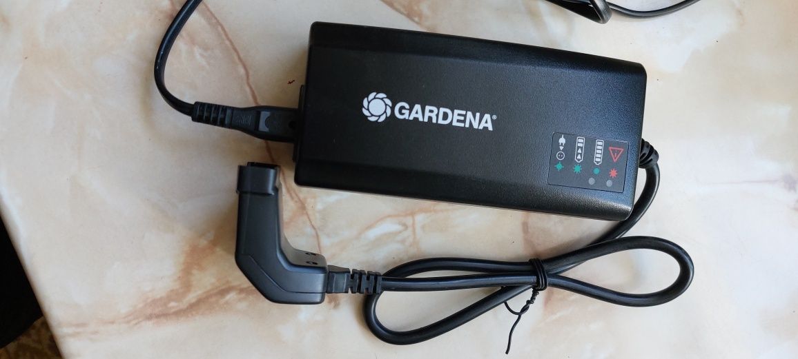 Зарядний пристрій Gardena QC 40 зарядка оригінальна