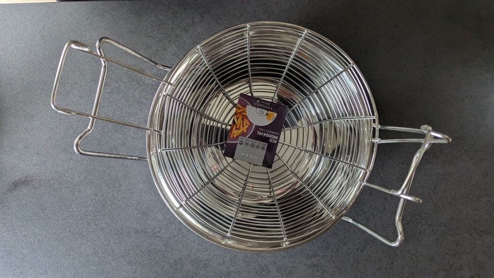 Fritadeira de inox por estrear