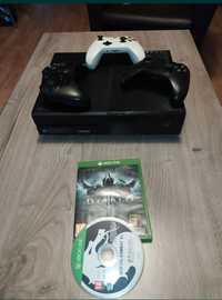 Xbox One 500 Гб + 3 джойстика + 3 игры