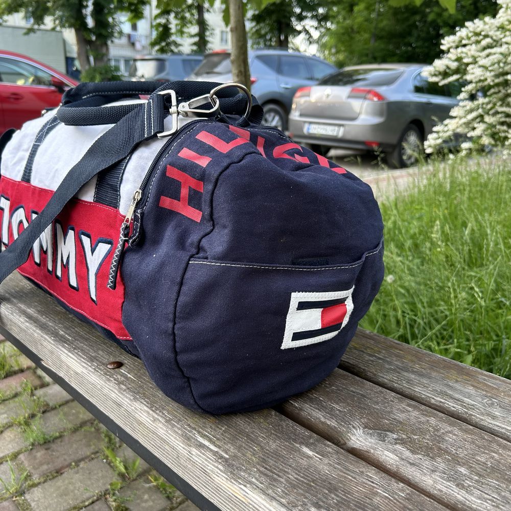 Сумка дорожня для залу унісекс tommy hilfiger