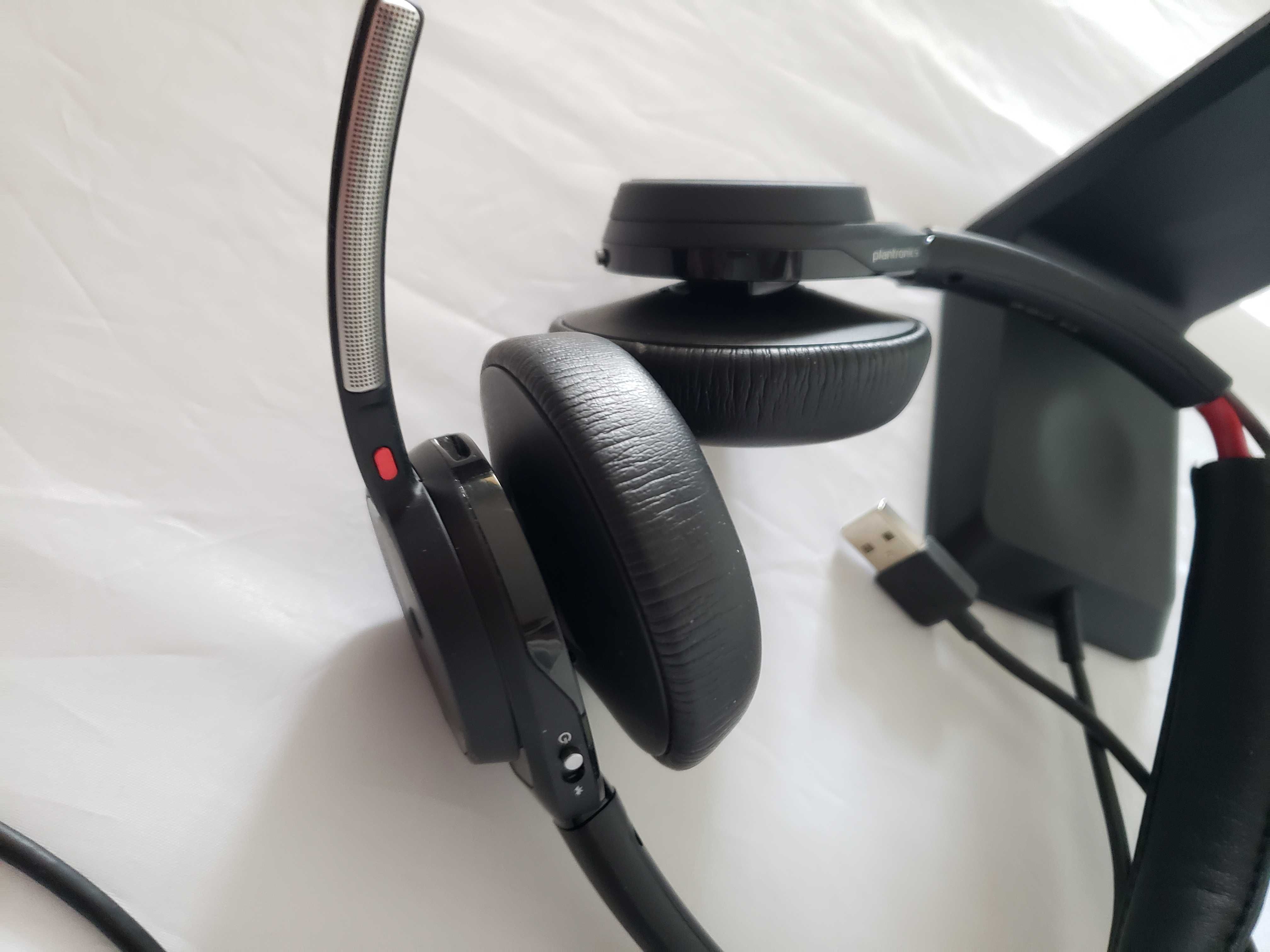 Гарнитура Plantronics Voyager Focus UC