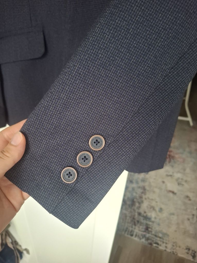 Elegancka marynarka i spodnie chłopięce Reserved