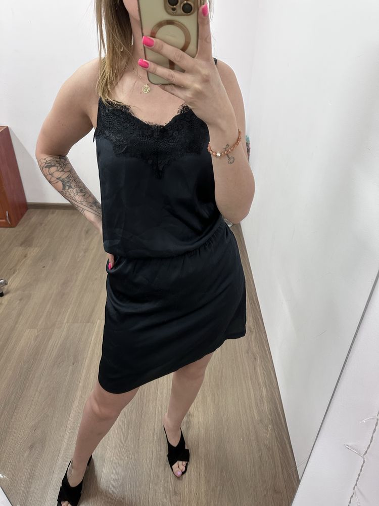 Czarna sukienka black swan