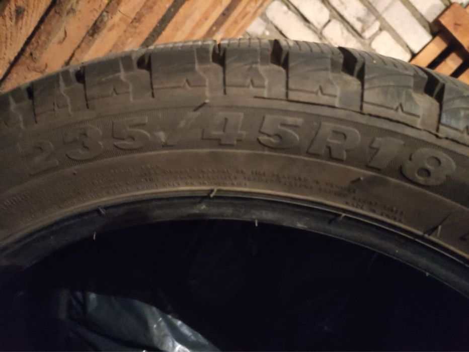 Opony zimowe FIREMAX 235/45R18