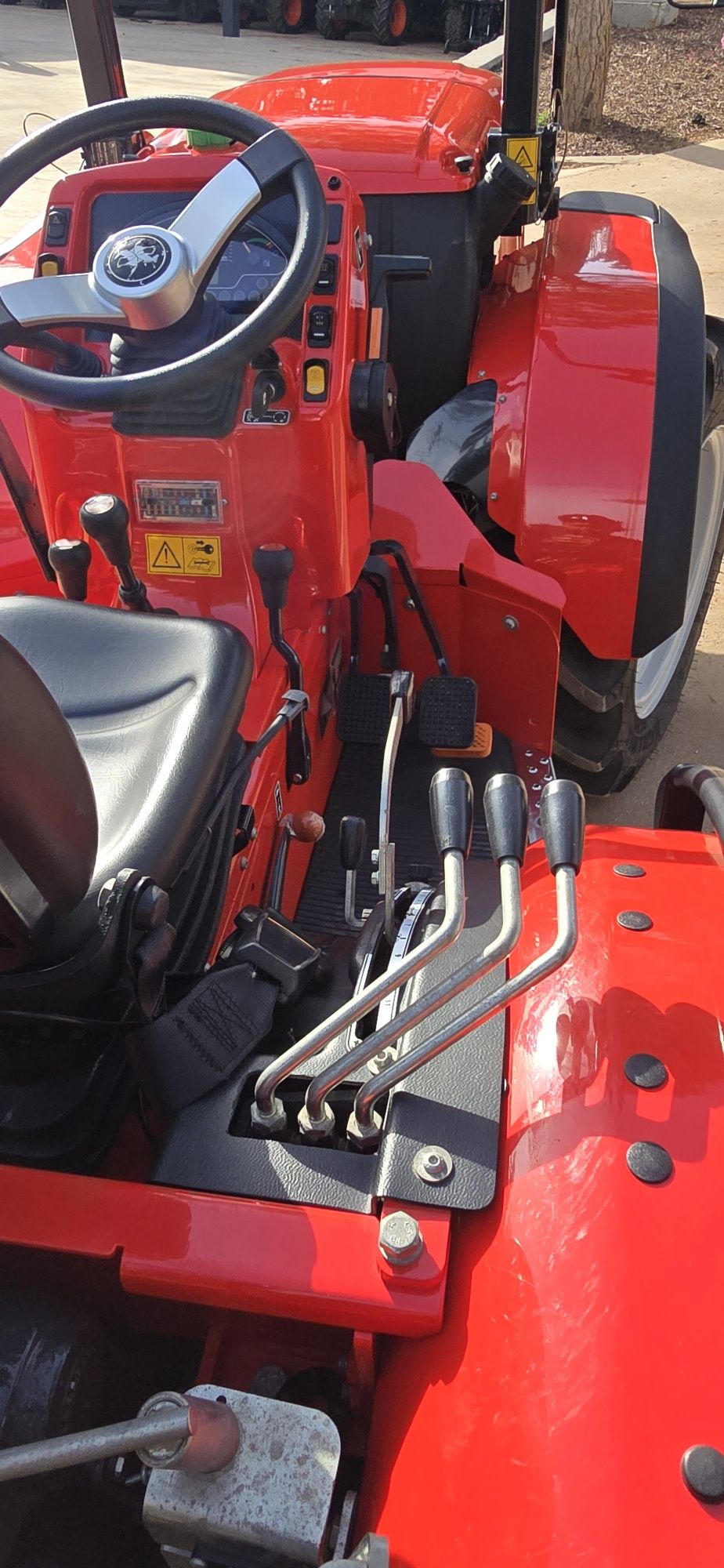Trator António carraro trx 5800