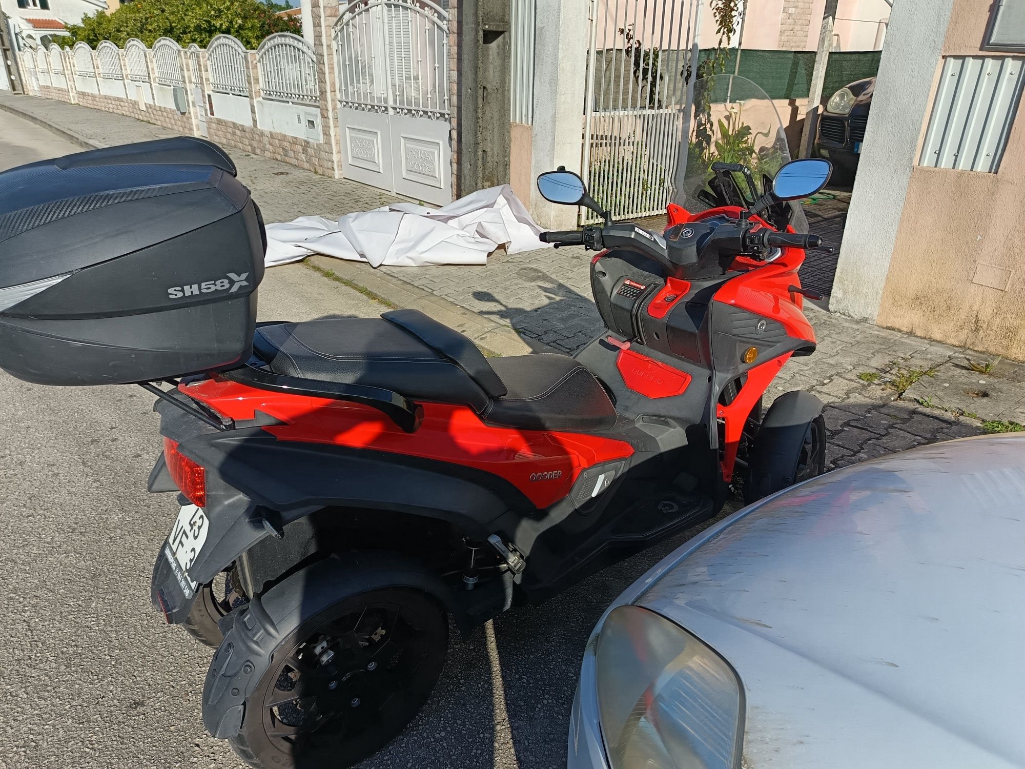 Qooder 350cc carta de carro
