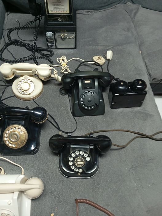 Telefones antigos e vintage