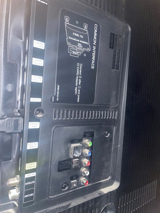 SAMSUNG Smart TV model UE55JU6740S