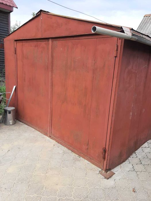 Б/в металевий гараж