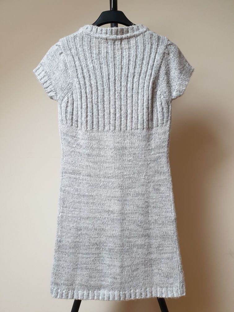 Sukienka sweterkowa z krótkim rękawem