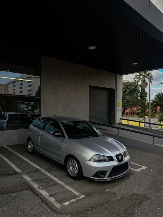 Seat ibiza 6L pd 130cv  5 lugares