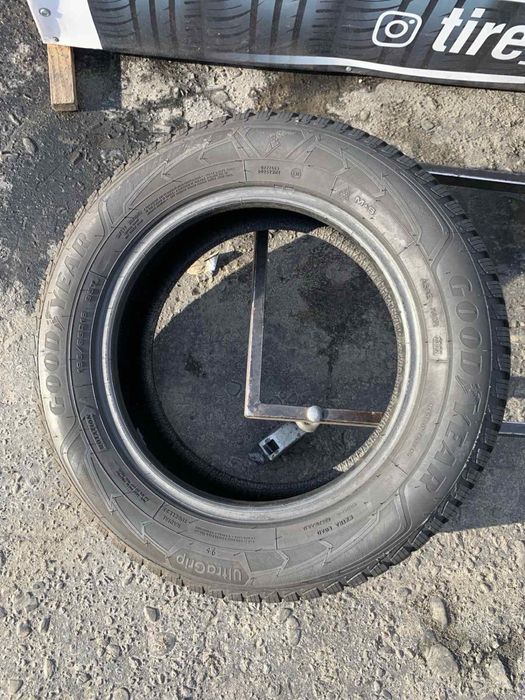 Шини 195/65 R15 Goodyear зима 2022 рік 7 мм
