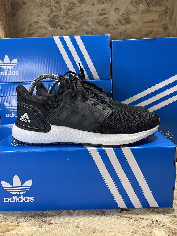 Чоловічі кросівки Adidas Boost Black White